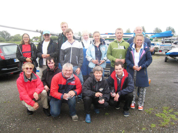 Gruppenfoto mit allen Teilnehmern.