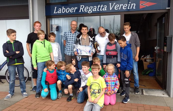 Auch die meisten Jugendlichen fanden sich zur Verabschiedung ein.