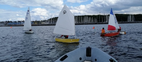 Das Jugendtraining startete in kleinen Gruppen.