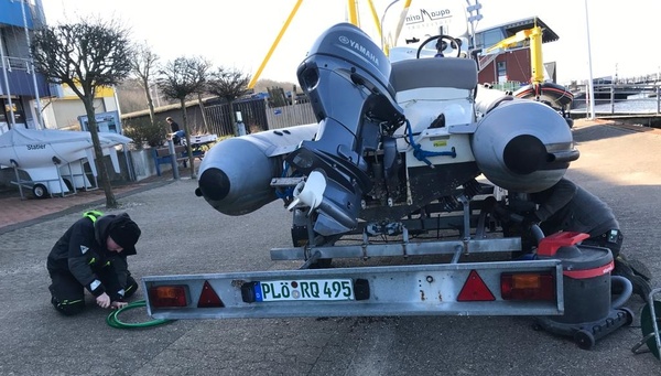 Bei allen Schlauchbooten musste der Unterwasseranstrich erneuert werden.