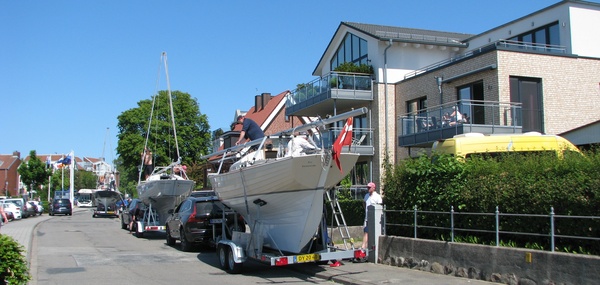schnell waren die Folkeboote fertig für den Transport gemacht.