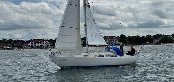 Die Marieholm von Clemens Simmer auf dem Weg zur Fahrwasser-tonne 4 vor Wendtorf